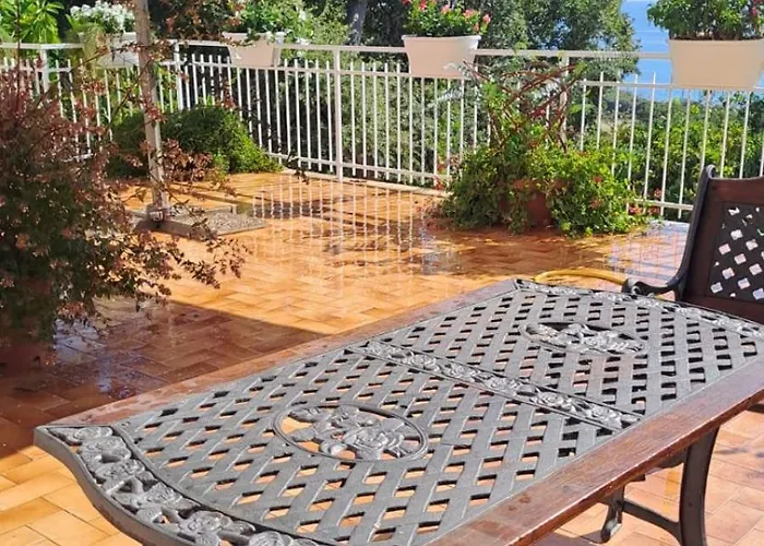 לינה וארוחת בוקר Margareth And Terrace *