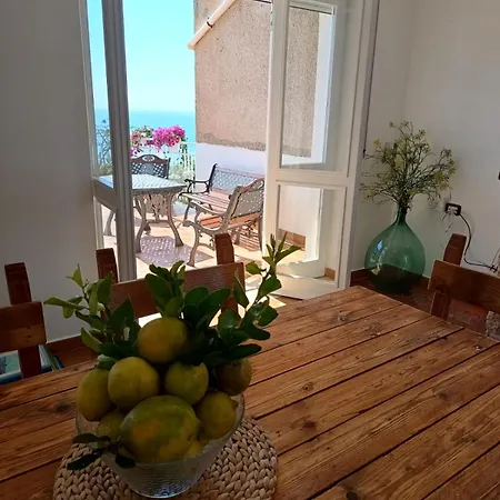 Margareth And Terrace سان لوسيدو